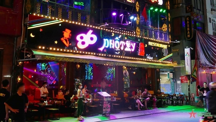 Ho Chi Minh City to reopen bars, dance clubs from next week