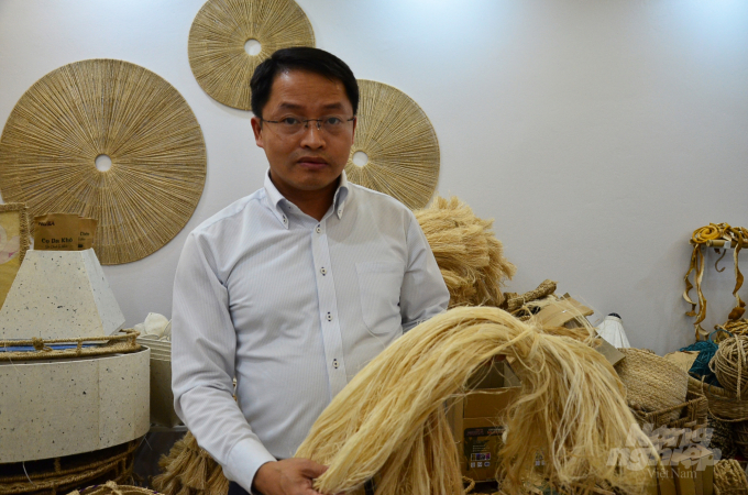 One who laid the foundation using Vietnamese banana fibers