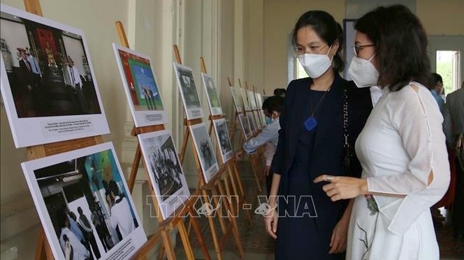 Photo exhibition highlights 50-year Vietnam - India friendship