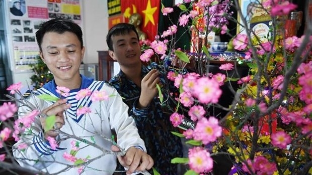 Tet gifts to be delivered to staff of DK1 platforms, Con Dao island