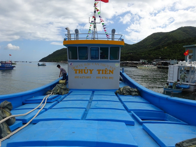 Thuy Tien ship with a composite fishing logistics service
