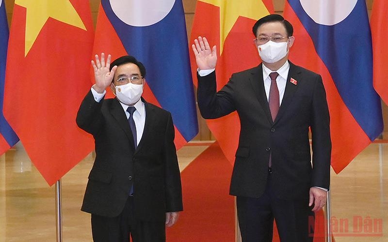 Top legislator welcomes visiting Lao Prime Minister
