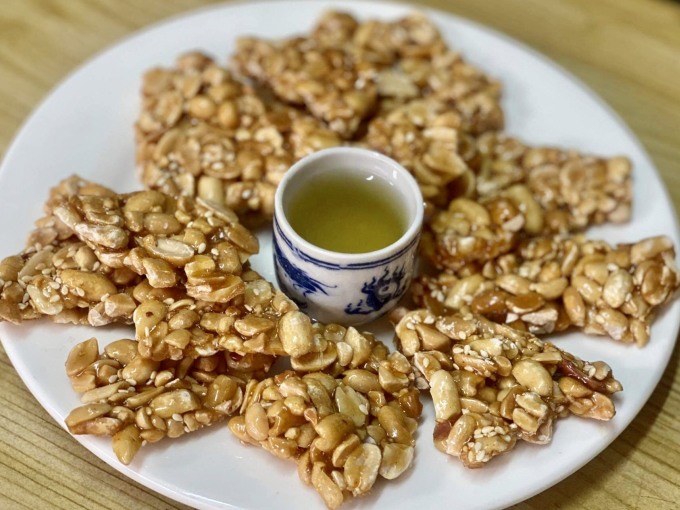 Siu Chau candy – a gift on a spring day in Nam Dinh