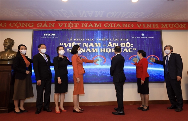 Virtual photo exhibition highlights Việt Nam-India friendship and co-operation