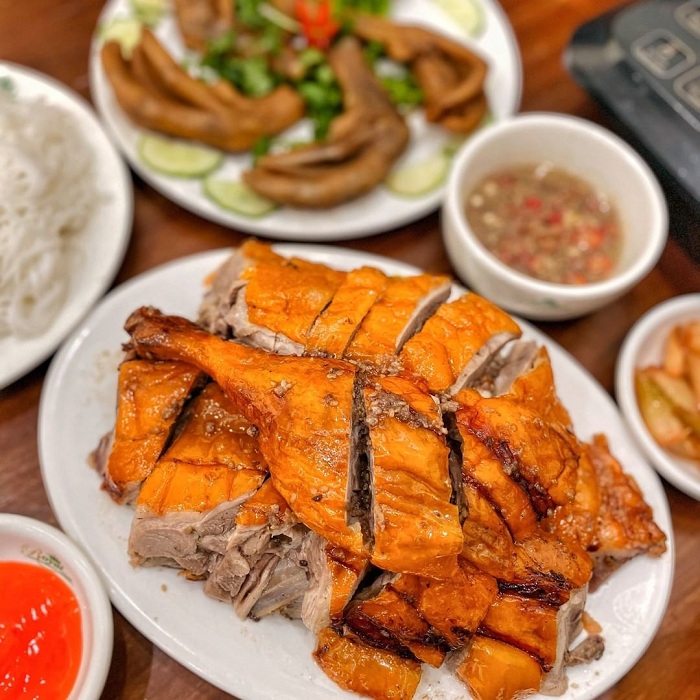 Where to eat deliciously in Dong Da district? Take a look at hot restaurants that are enthusiastically reviewed