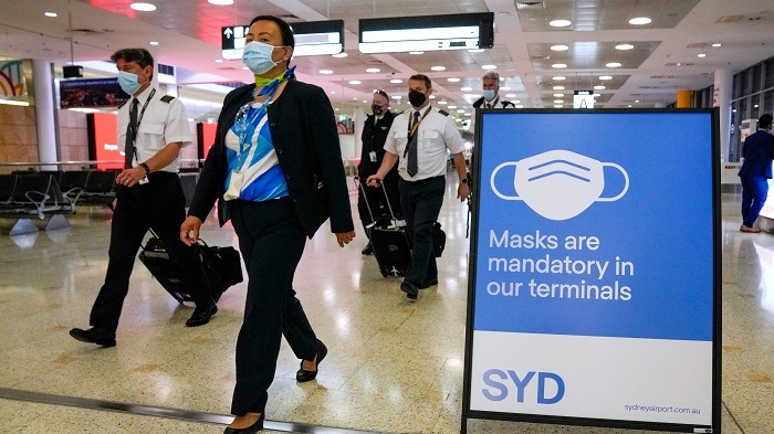 Australia calls on backpackers to help ease Omicron-fuelled labour shortage