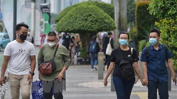 Indonesia shortens COVID-19 quarantine time