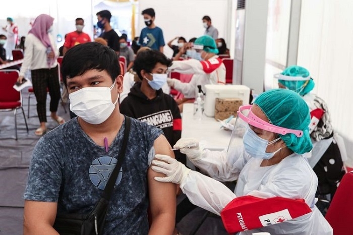 Indonesia to give booster shots to public from Jan 12 as Omicron spreads