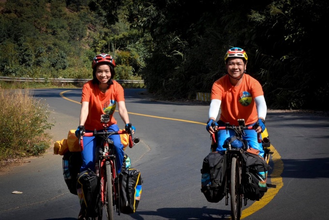 Couple cycling through Vietnam to celebrate Tet