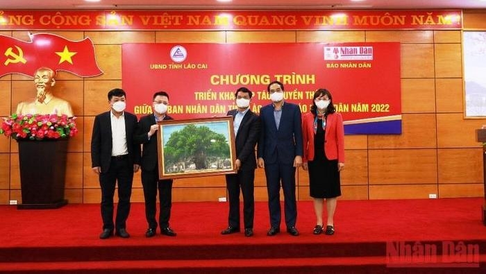 Lao Cai Province and Nhan Dan Newspaper enhance cooperation in communications