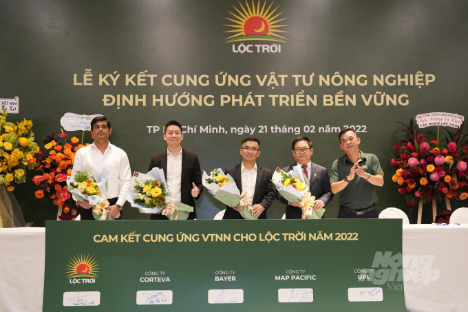 Loc Troi aims to reduce 1 million liters of chemicals released into the field