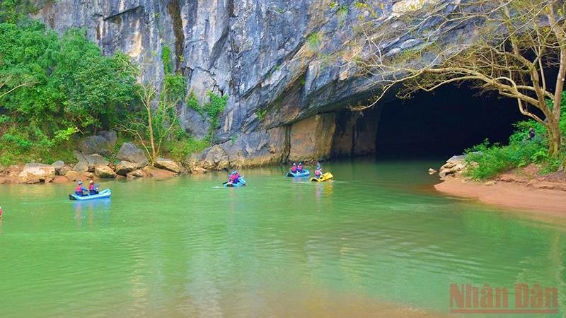 Phong Nha Cave kayak tours at night offer new experience