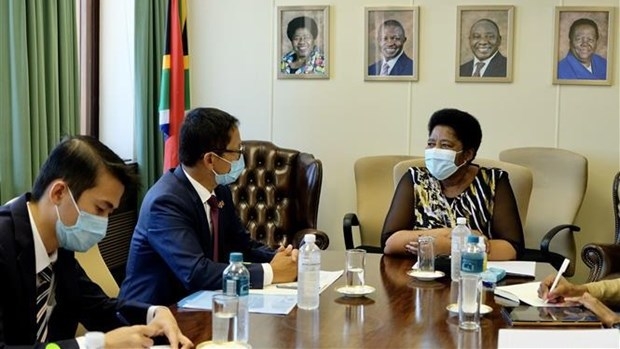 Vietnam seeks closer relations with South Africa