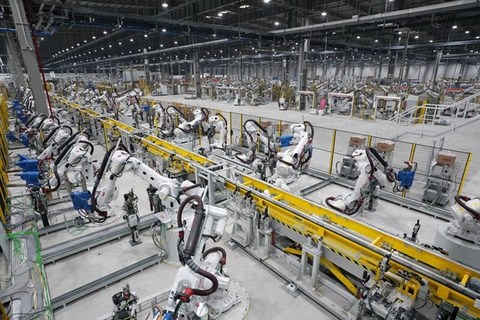 Shortage of spare parts puts pressure on automobile makers