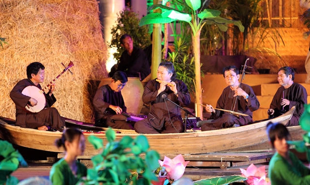 Southern city acquaints visitors with traditional art forms