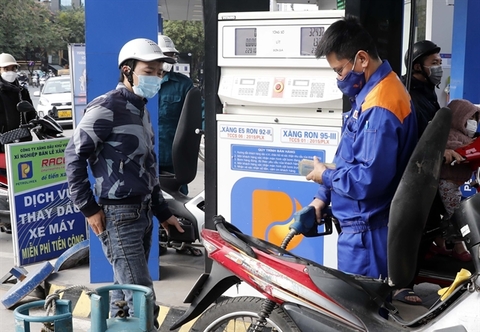 Taxes and fees to be cut to curb petrol prices