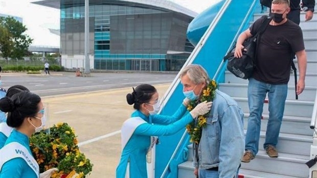 Vietnam to soon issue policy on visas for foreign tourists