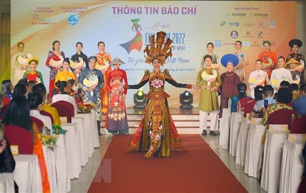 National dress fest returns to HCM City in various themes