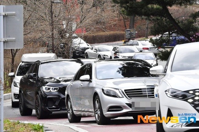 See the majestic supercars touchdown on the marriage ceremony of the century of Son Ye Jin and Hyun Bin
