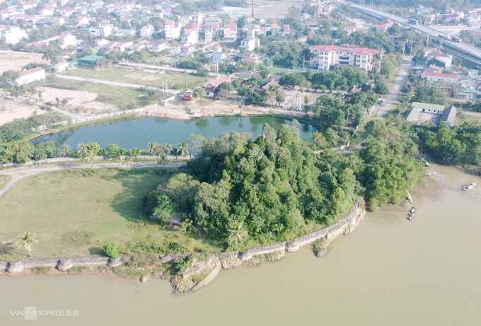 The historic mountain on the Lam River