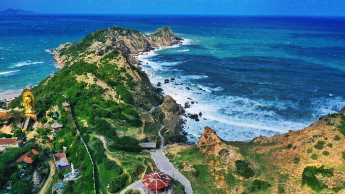 Tourism combined with jogging in Quy Nhon on the occasion of April 30