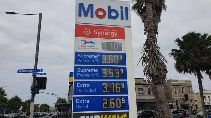 New Zealanders queue for petrol as price hikes