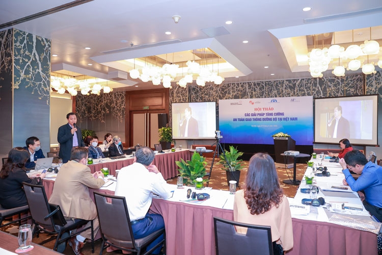 Collaborative workshop held to reduce risks and fatalities on roads in Vietnam