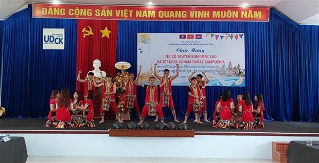 Lao, Cambodian students mark traditional New Year in Kon Tum province