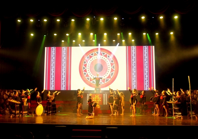 Son of Central Highlands to sing at home