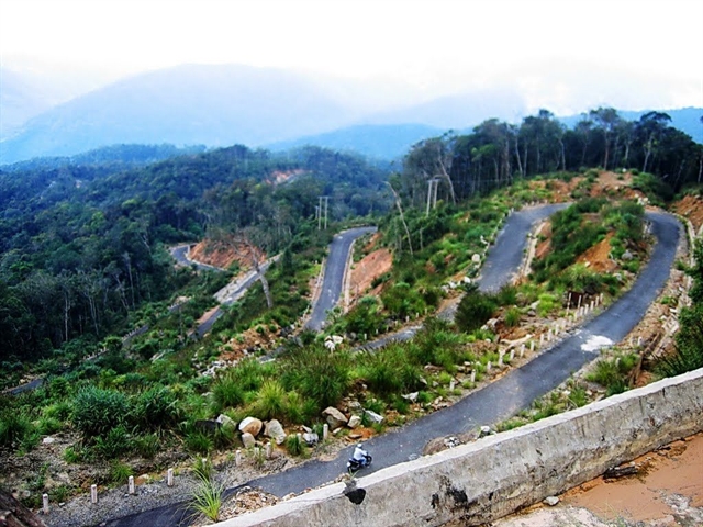 The charming beauty of Hòn Giao Pass