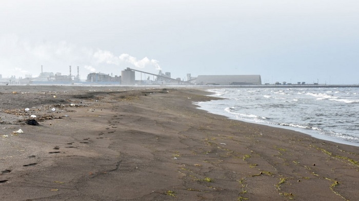 Fuel ship sinks off Tunisia, threatening environmental disaster