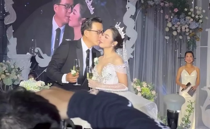 The ex-wife of ‘King of Koi fish’ spoke bravely in regards to the marriage ceremony of her ex-husband and Ha Thanh Xuan