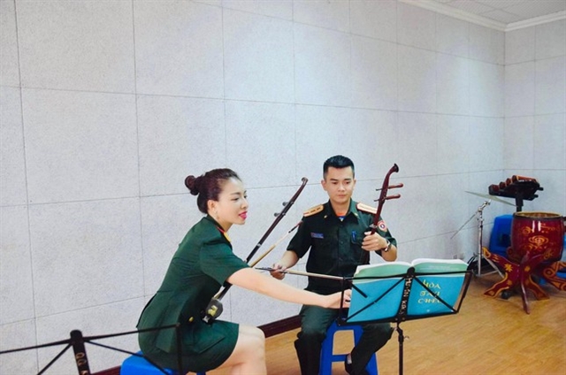 Lao student studies Vietnamese to achieve artistic dream