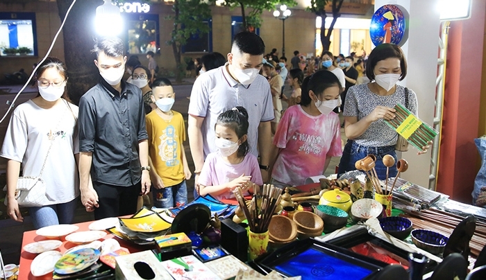Nearly 65,000 visitors attend Hanoi Tourism Gift Festival 2022