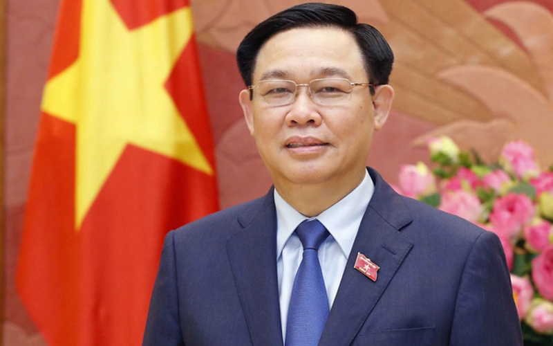 NA Chairman leaves Hanoi for official visit to Laos
