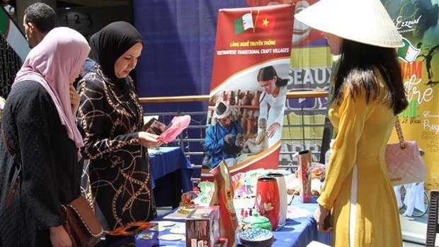 Photo exhibition on Vietnam underway in Algeria