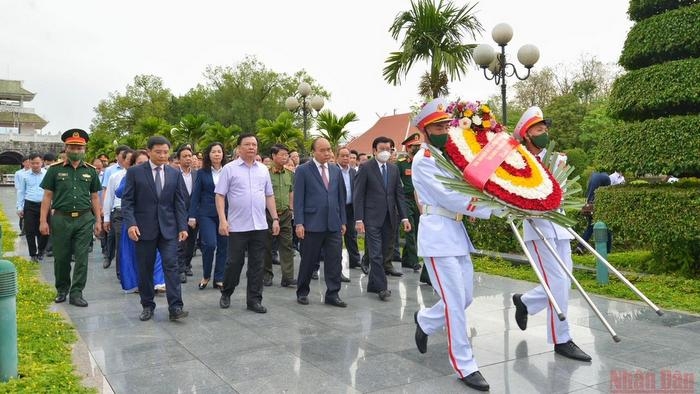 President Pays Tribute To Dien Bien Phu Soldiers » Breaking News 