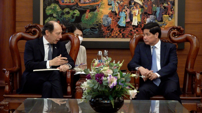 The Uruguay market has a keen interest in Vietnamese fruits
