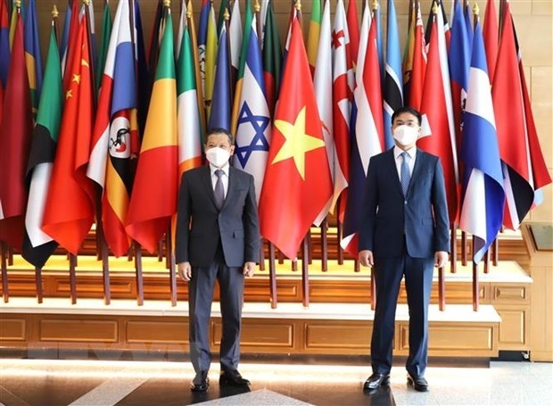 Vietnam, Thailand look to beef up ties