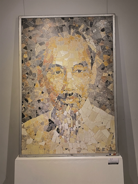 Painting exhibition propagates President Hồ’s ideals, encourages emulation