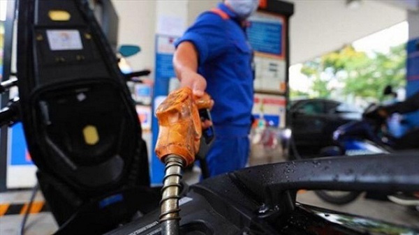 Gasoline costs proceed to comply with document will increase however are nonetheless decrease than on the earth