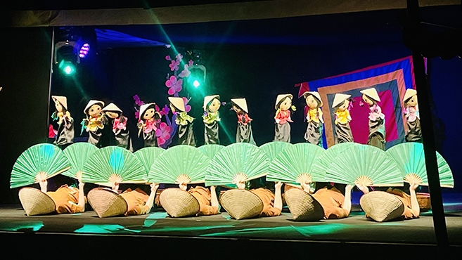 Traditional stage effectively linked with tourism