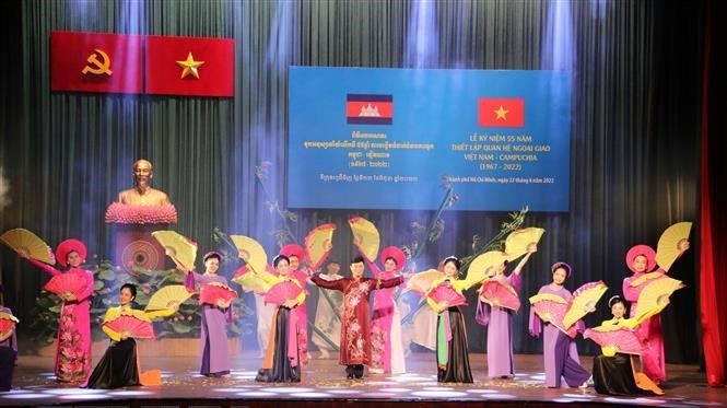 Vietnam, Cambodia strengthen relations