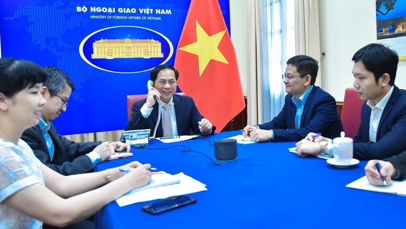Vietnam forges multi-faceted cooperation with Oman, UAE