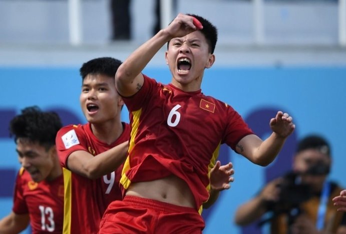 Vu Tien Long strikes late as Vietnam hold Republic of Korea to keep hope alive
