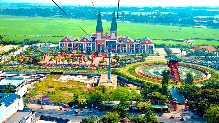 Go to Sam mountain cable car resort, collect thousands of virtual live pictures 