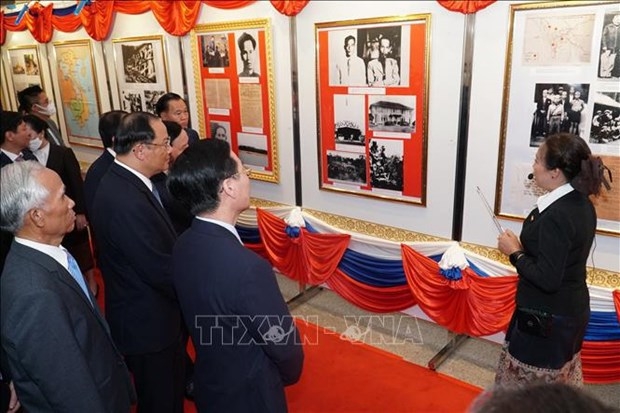 Photo exhibition features history of Vietnam-Laos ties