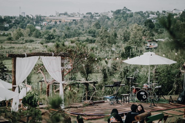Top outdoor cafes in Pleiku with super nice view and chill