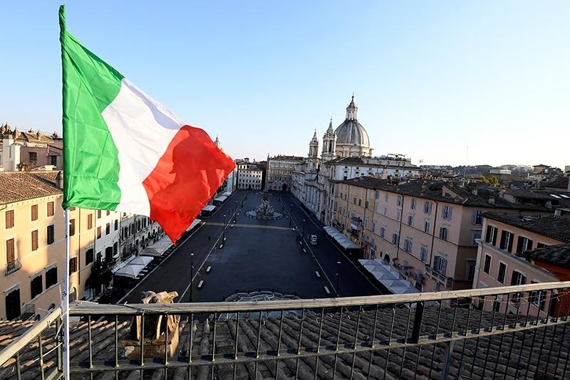 Italy faces political crisis