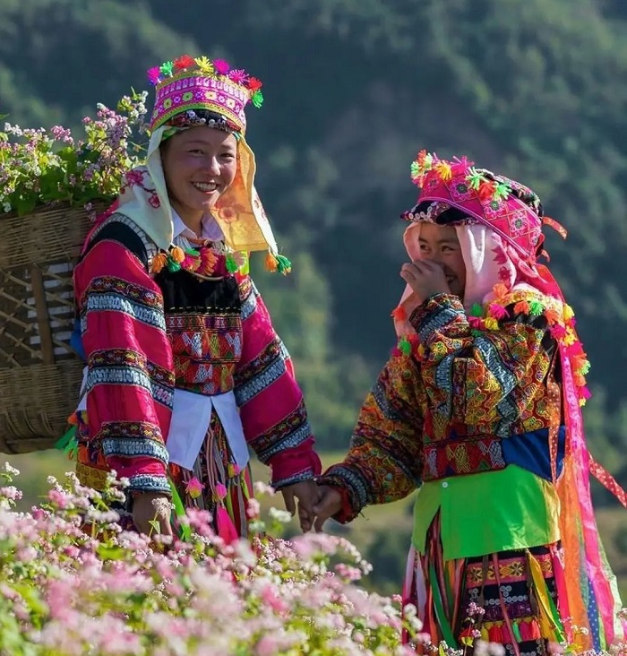 Learn about the Hmong people in the territory of Vietnam